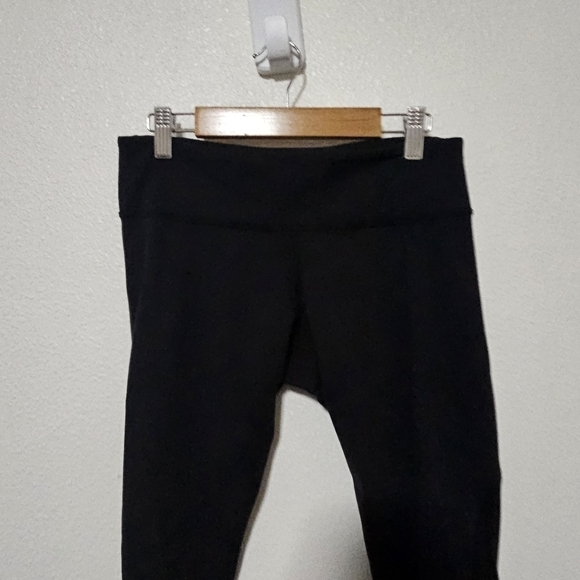 Lululemon cropped leggings see description for sizing - Picture 3 of 15